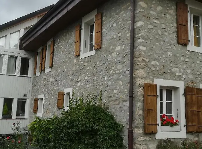 Le Fer A Cheval Montreux