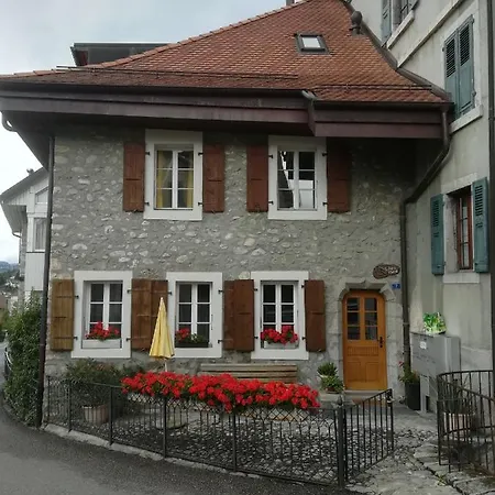 Le Fer A Cheval Montreux